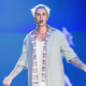 Image for article titled Justin Bieber Will Not Be a 'Slave' to Your Selfie, World!